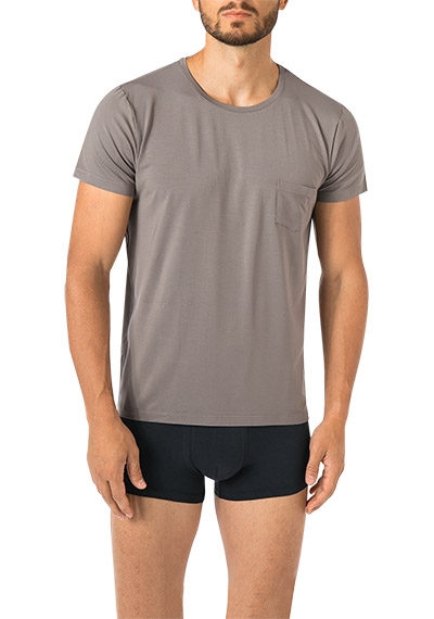 Artikel klicken und genauer betrachten! - braun ,Modal ,50. T-Shirt aus Mikromodal von NOVILA Das Pyjama-Shirt im unkomplizierten Stil überzeugt dank seiner angenehm soften Tragequalität. Für erholsame Nächte ist das Herren-Shirt die ideale Wahl. Obermaterial: Elasthan 5 %, Modal 95 % Muster: Uni & Uninah Details: Pyjama Shirt Oberteil: Mit Rundhals-Ausschnitt, Mit aufgesetzten Tasche/n links Maße: Bei Größe 48 Rückenlänge ca. 67 cm, Brustweite ca. | im Online Shop kaufen