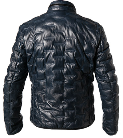 Artikel klicken und genauer betrachten! - Steppjacke aus softem Lammleder von MILESTONE Eine Jacke die mit einer raffinierten Steppung begeistert und mit einer hochwertigen, Qualtiät aus softem Lammleder überzeugt. Die exzellente Verarbeitung und die weiche Wattierung bieten hierbei einen angenehmen Trage- sowie Wärmekomfort. Smarte Akzente setzen hierbei ein Zierreißverschluss am Kragen und feine Kontrastdetails. Ein lässiger Stylingpartner für jeden Tag und coole Looks. | im Online Shop kaufen